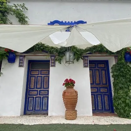 Rural Cinco Ranas Hotel 3*